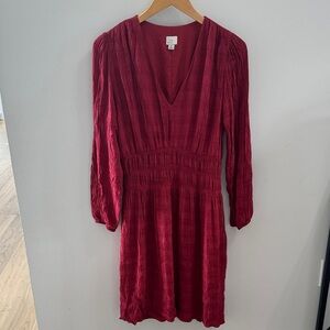 🍷 Deep Red V-Neck Dress with Gathered Detail
